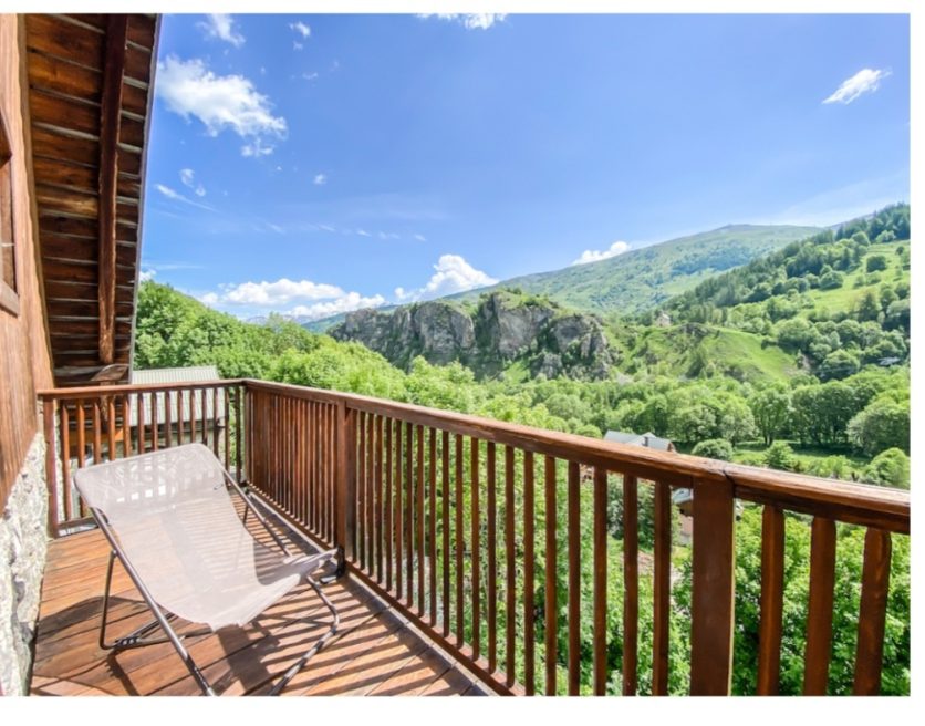 Chalet à louer à Valloire le loft Alpin  vue depuis le balcon