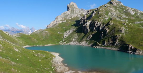 9 - Le tour des lacs retour par la Combe de l'Aiguille Noire