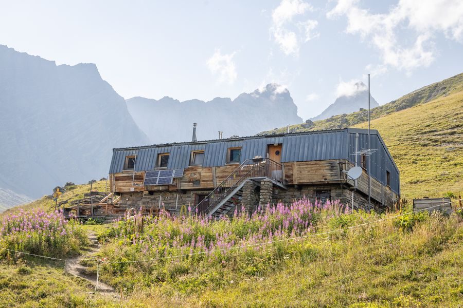 le refuge des aiguilles d'arves