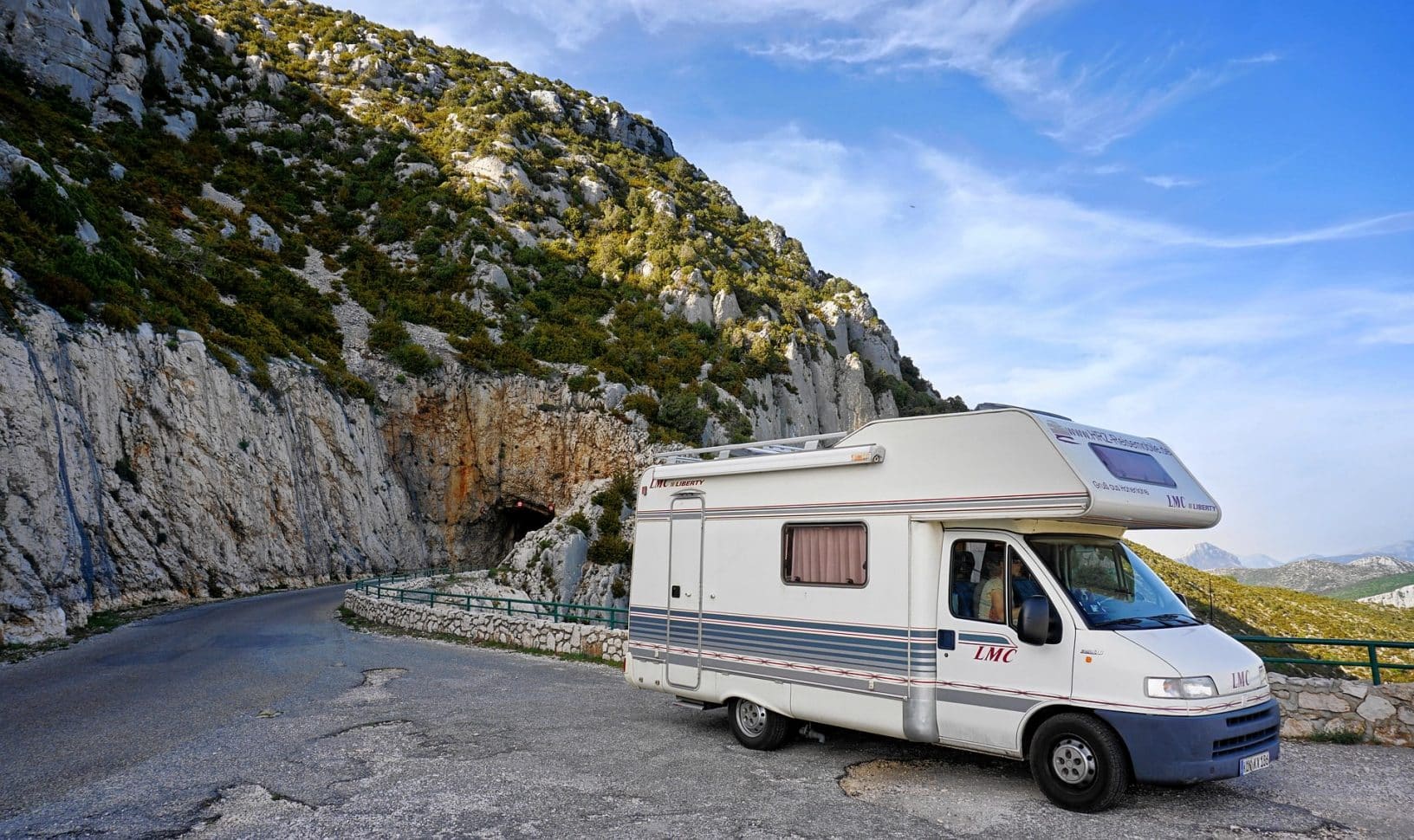 Camping car en montagne à Valloire