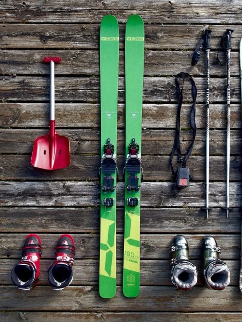 flatlay-equipement-ski-dynastar-valloire-galibier.jpg