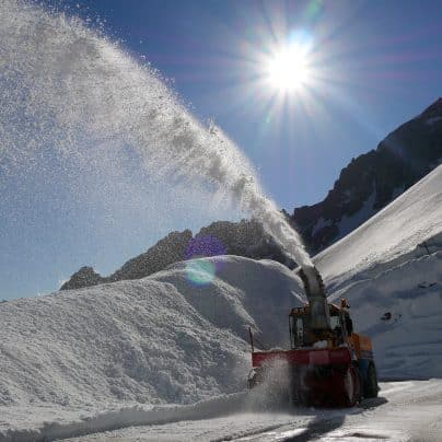 Le déneigement de la route du Col du Galibier côté Savoie