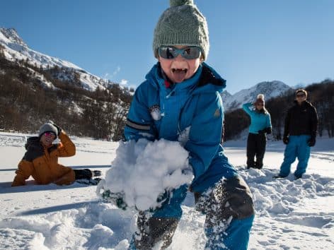 jeux-enfant-neige-valloire.jpg