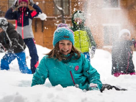 jeux-enfants-neige-valloire.jpg