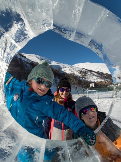 enfants-concours-sculpture-glace-valloire-alban-pernet