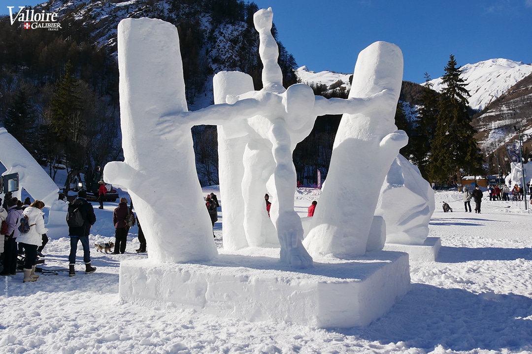 Sculpture-sur-neige-valloire-bille-en-tete_LIEVORE