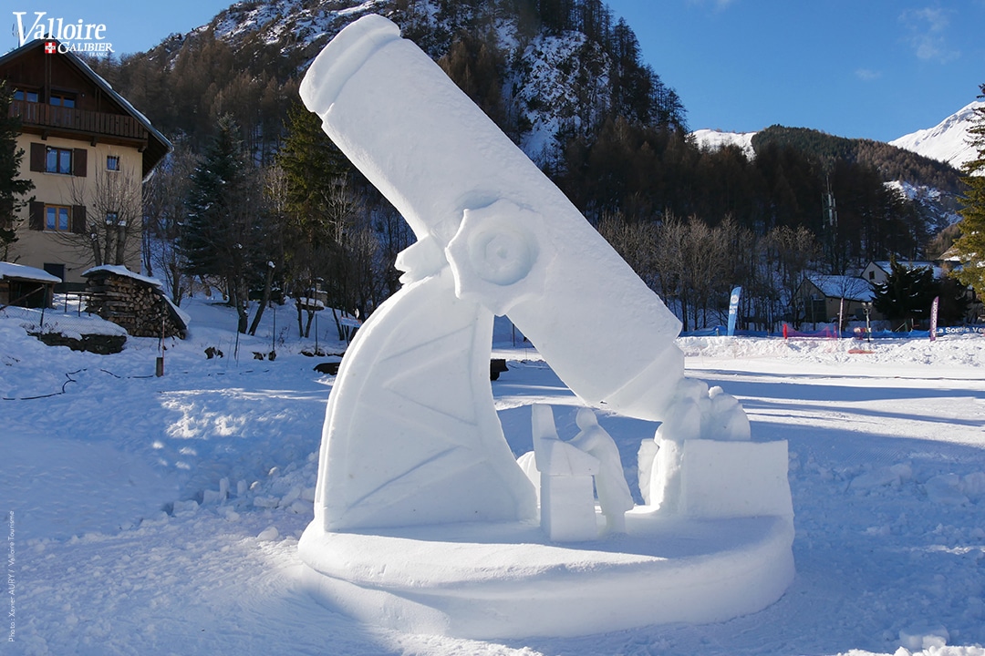 sculptures-neige-valloire-qui-regarde-qui_LORENZO