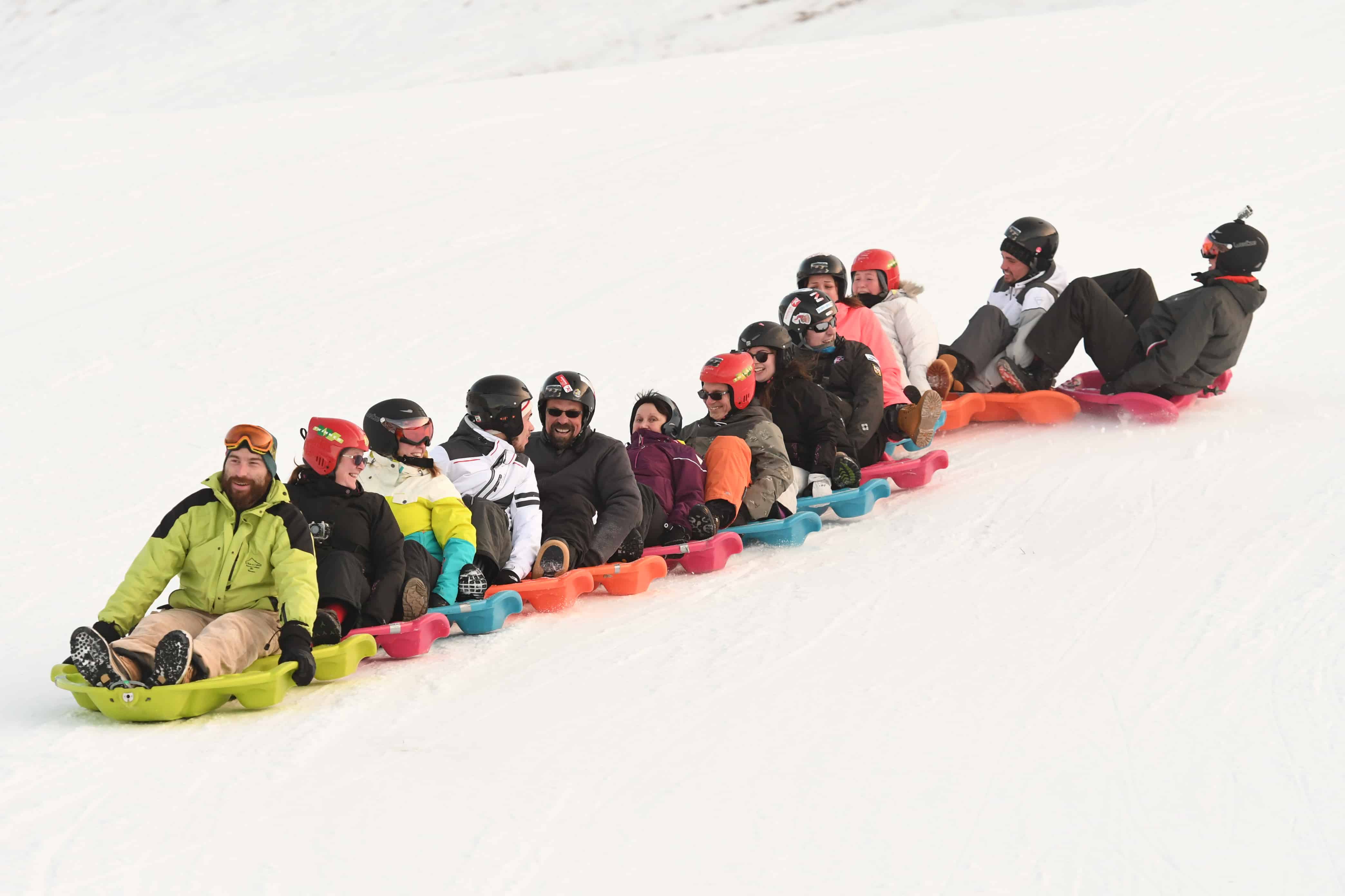 descente en snakegliss en station de ski