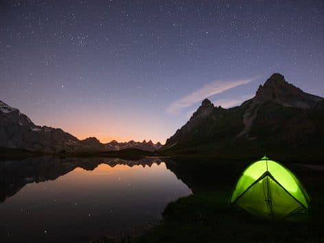 lac-des-cerces-nuit-camping-ete