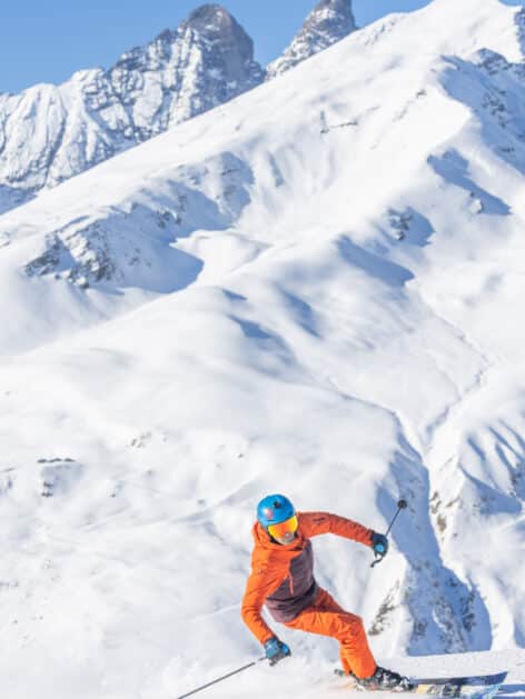 valloire-ski-couple-hiver-thibaut-blais