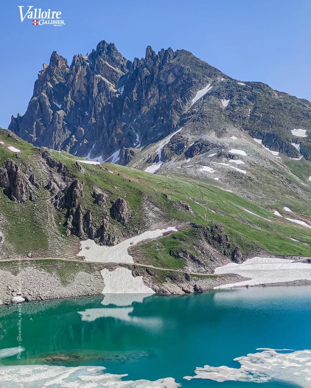L’été, en bon chemin 🌱⛰☀️ Lac du Grand Ban 📍 juin 2025  #valloire #galibier #valloiregalibier #été #rando #vtt #mtb #lac #lake #vacances #montagne #alpes #savoie